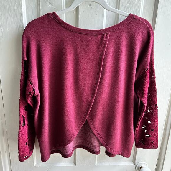 American Eagle Lace Sleeve Slit Back Top NWT - Picture 7 of 10